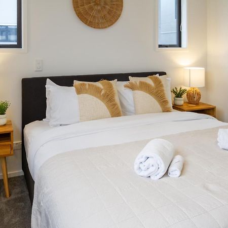 New Brighton Beach Explore - King Bed And Sofa Bed كريستتشيرش المظهر الخارجي الصورة